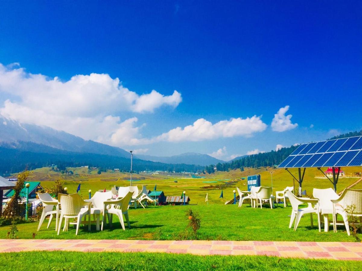 Pine View Resort Gulmarg Esterno foto
