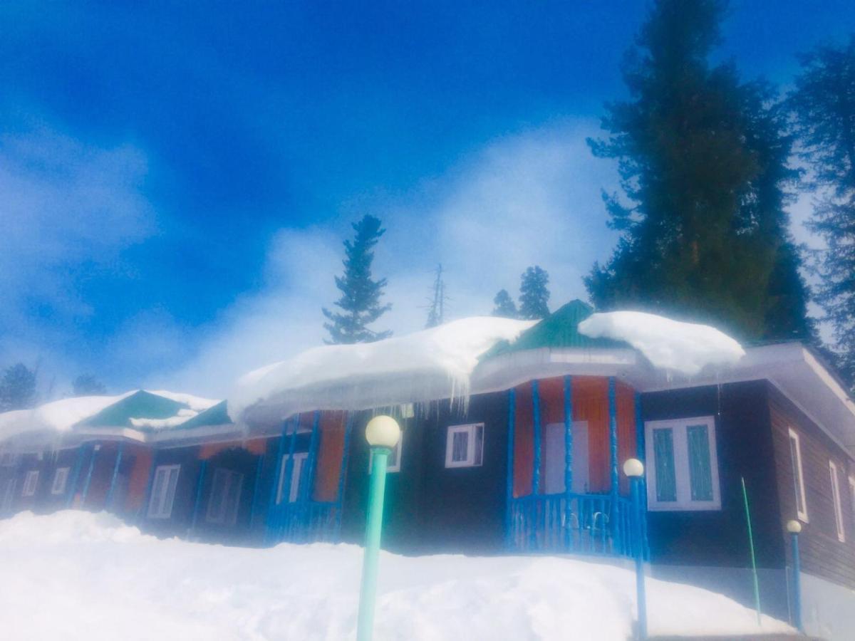 Pine View Resort Gulmarg Esterno foto