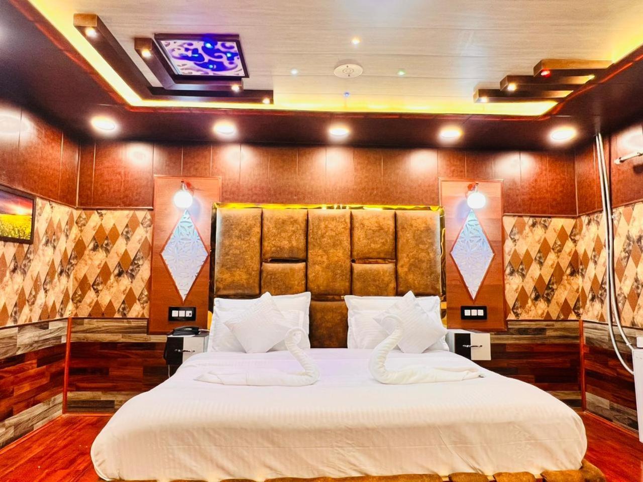 Pine View Resort Gulmarg Esterno foto