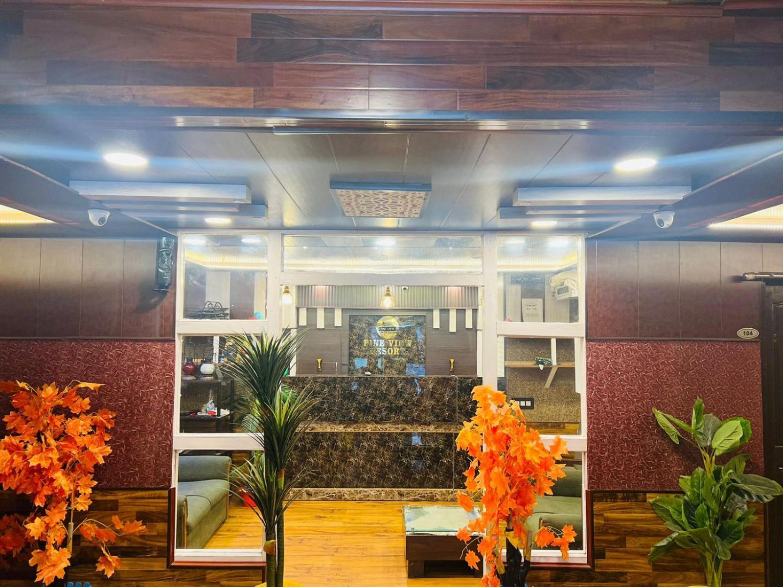 Pine View Resort Gulmarg Esterno foto