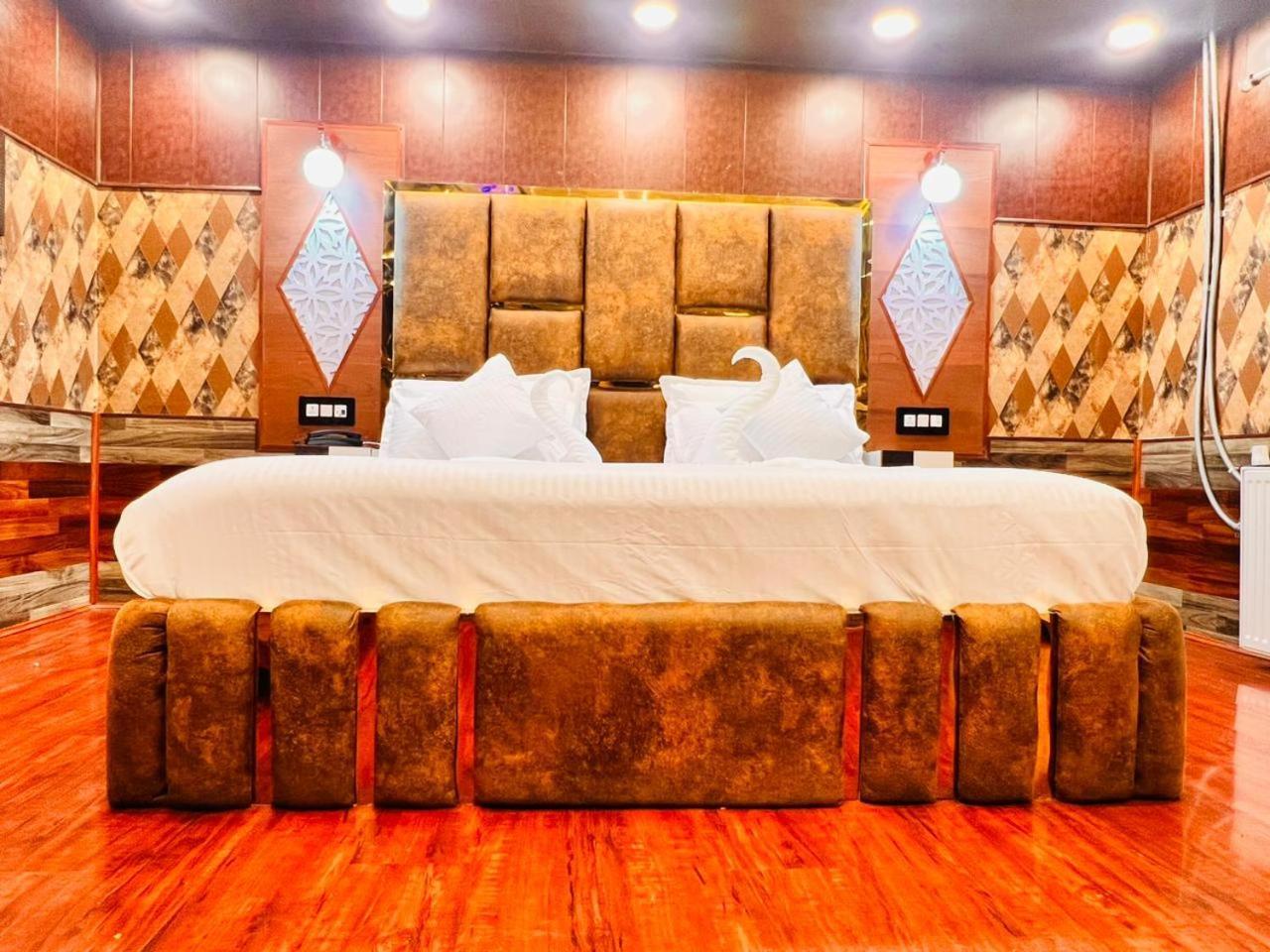 Pine View Resort Gulmarg Esterno foto