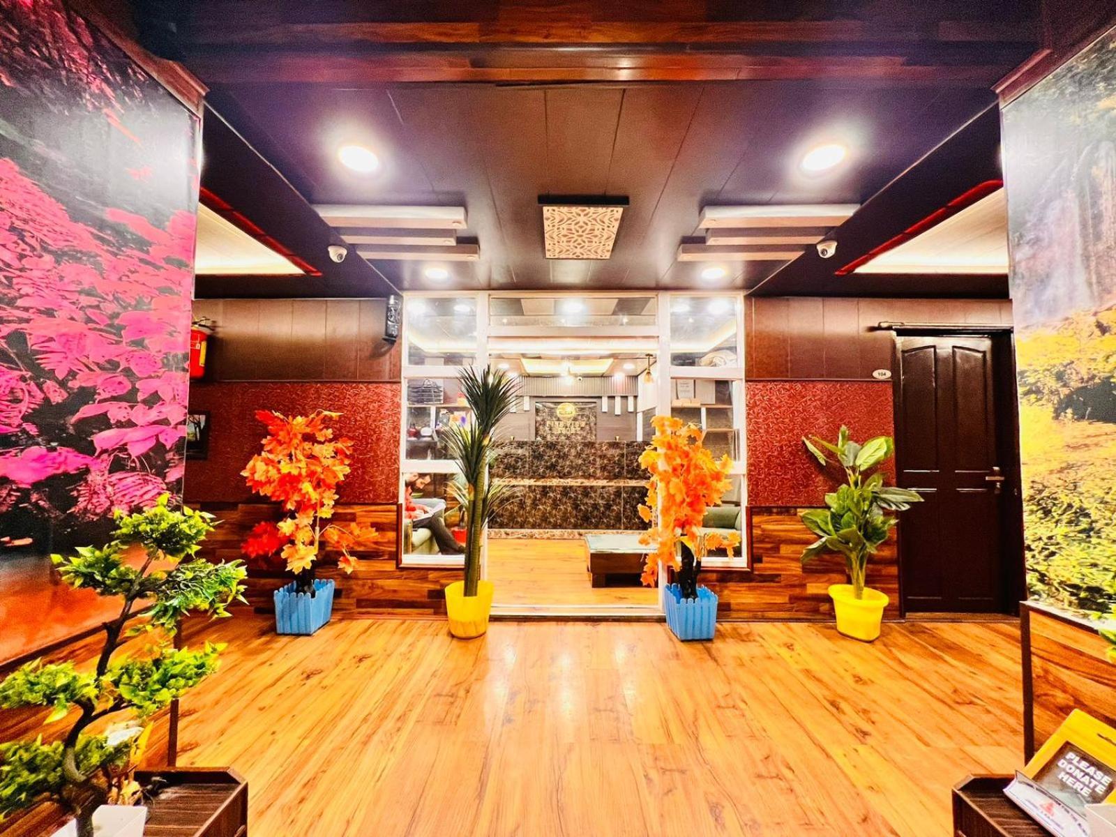 Pine View Resort Gulmarg Esterno foto