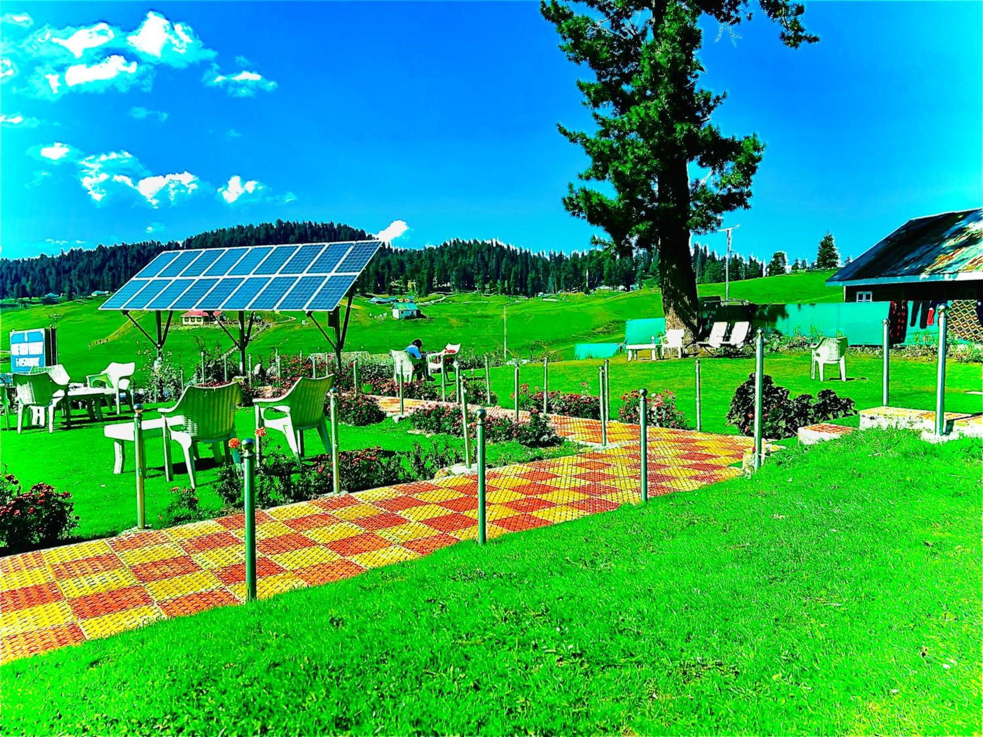 Pine View Resort Gulmarg Esterno foto