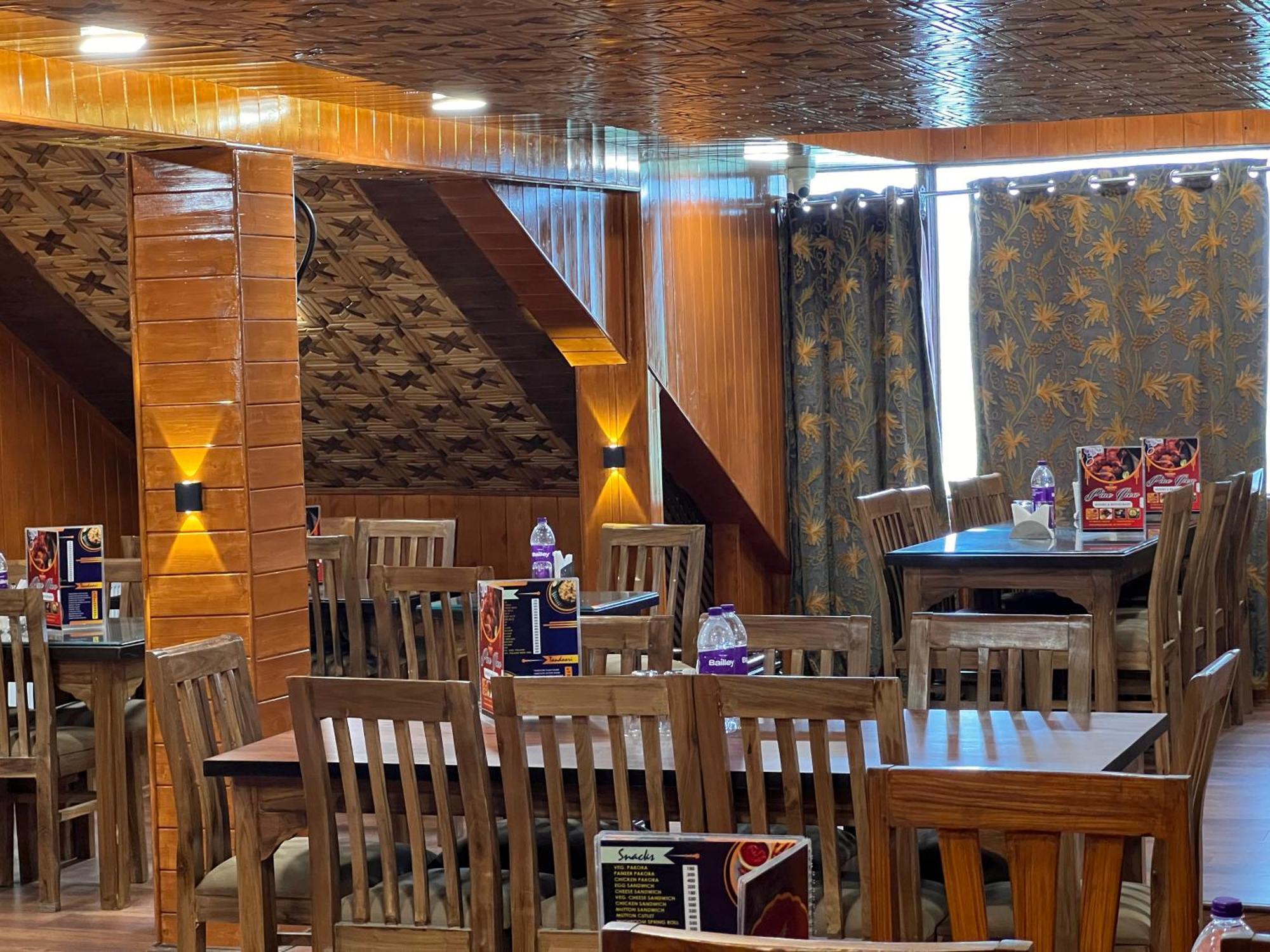 Pine View Resort Gulmarg Esterno foto